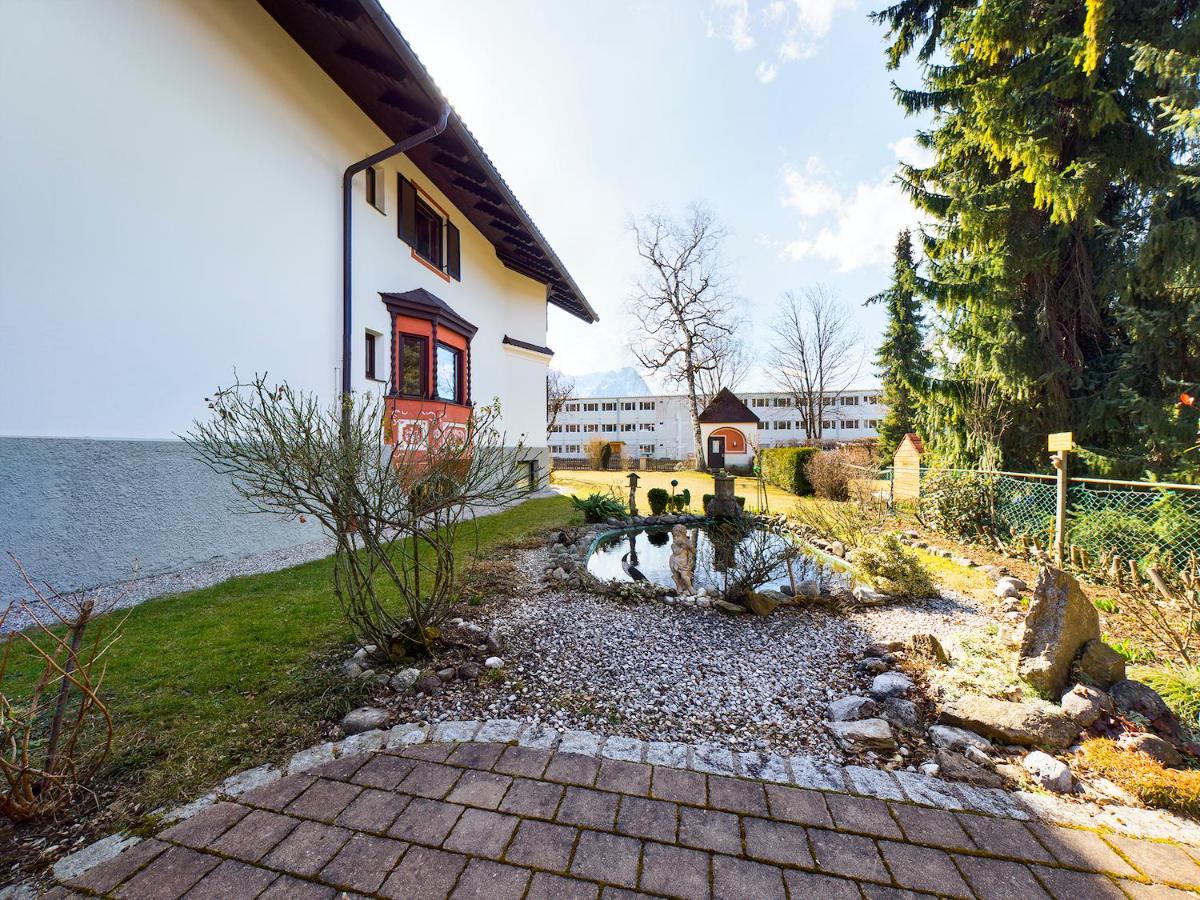 Tiny-Chalet - Housity