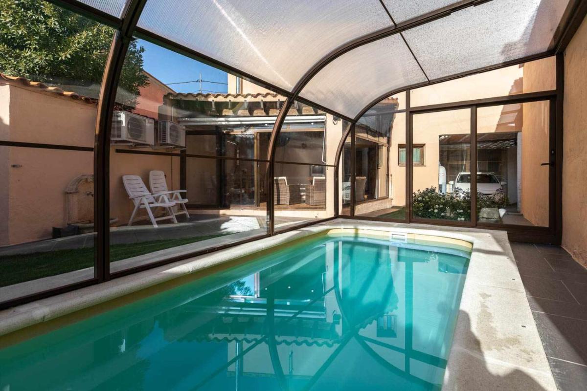 CASA ERNESTO Piscina Climatizada porche y garaje - Housity