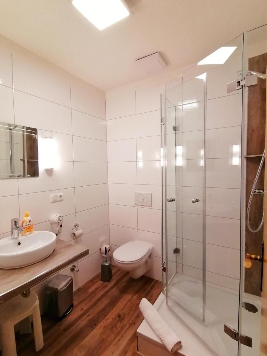 Gasthof Hotel Weinbau "Zum Goldenen Ochsen" - Housity