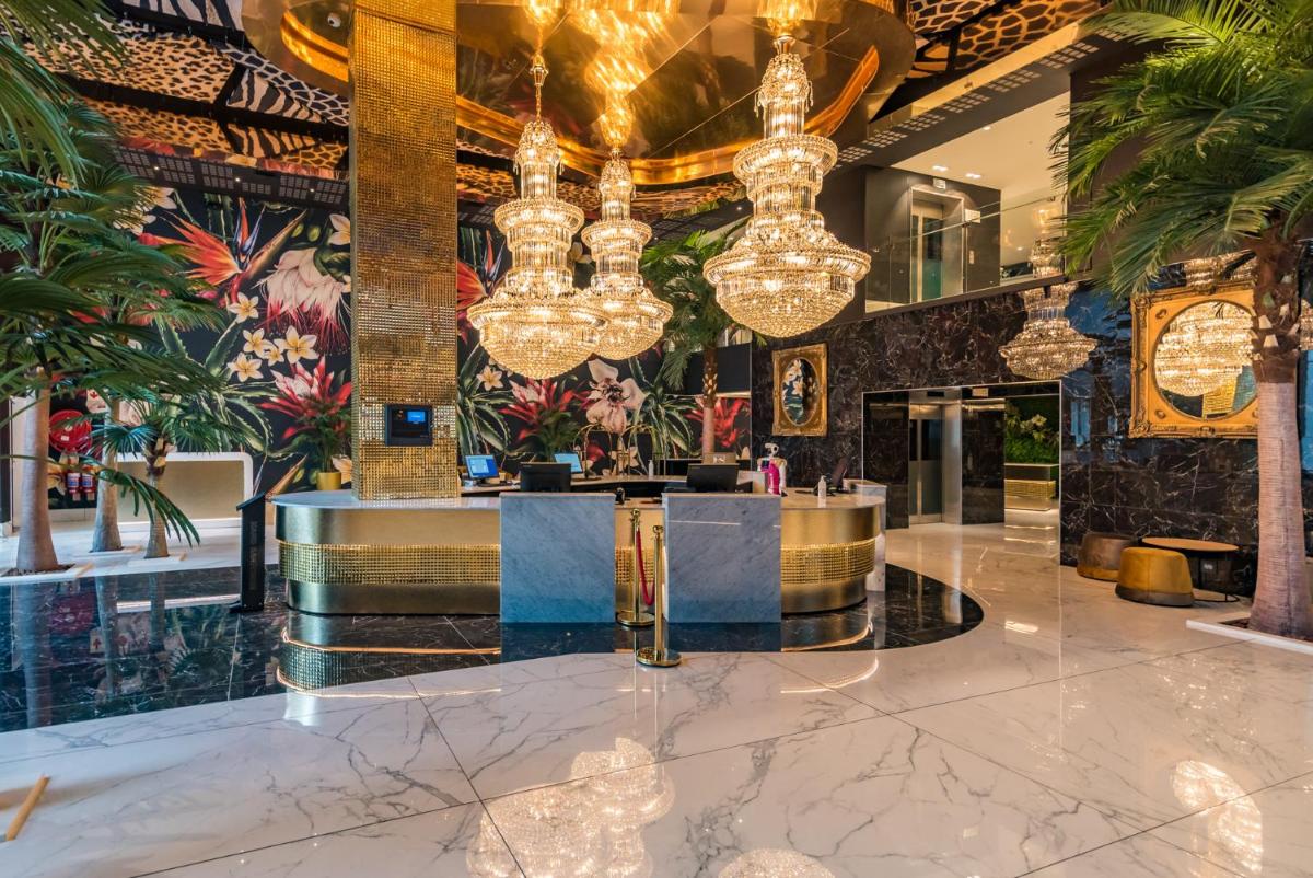 Hotel Sky, Sandton - Housity