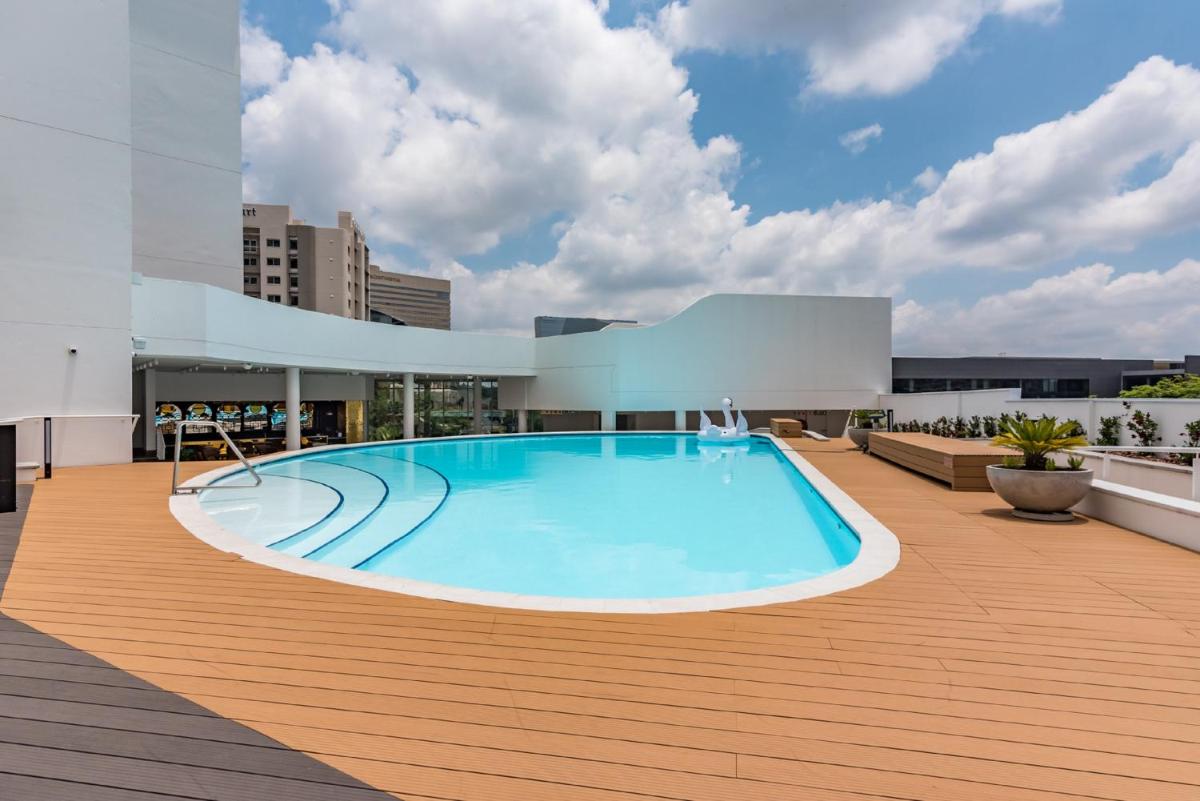 Suitetrails - Hotel Sky, Sandton