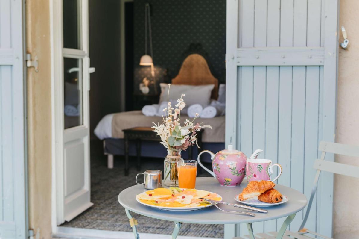 Nourriture dans l'hôtel ou à proximité