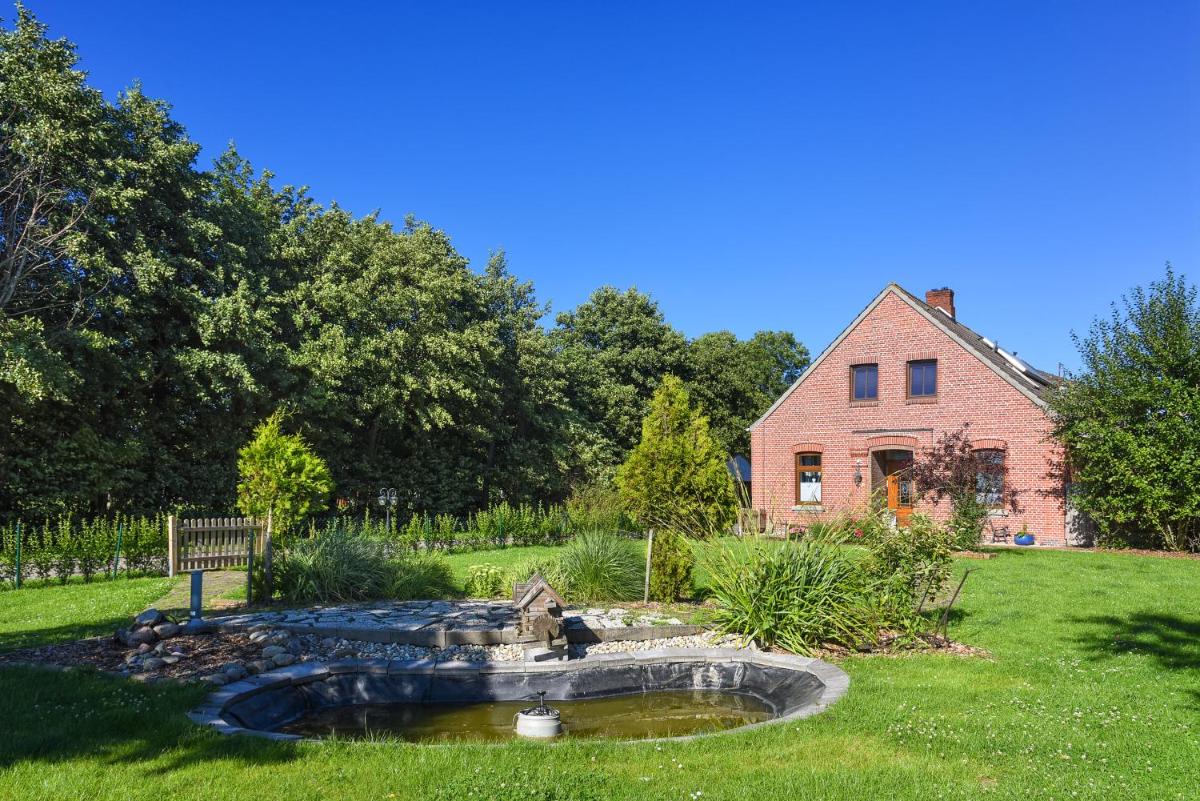 Ferienwohnungen auf dem Ferienhof Klein Husums - Housity