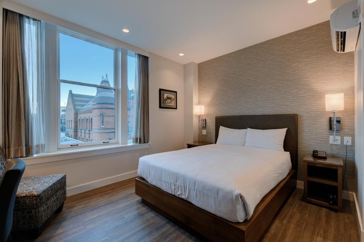 Suitetrails - Strathcona Hotel