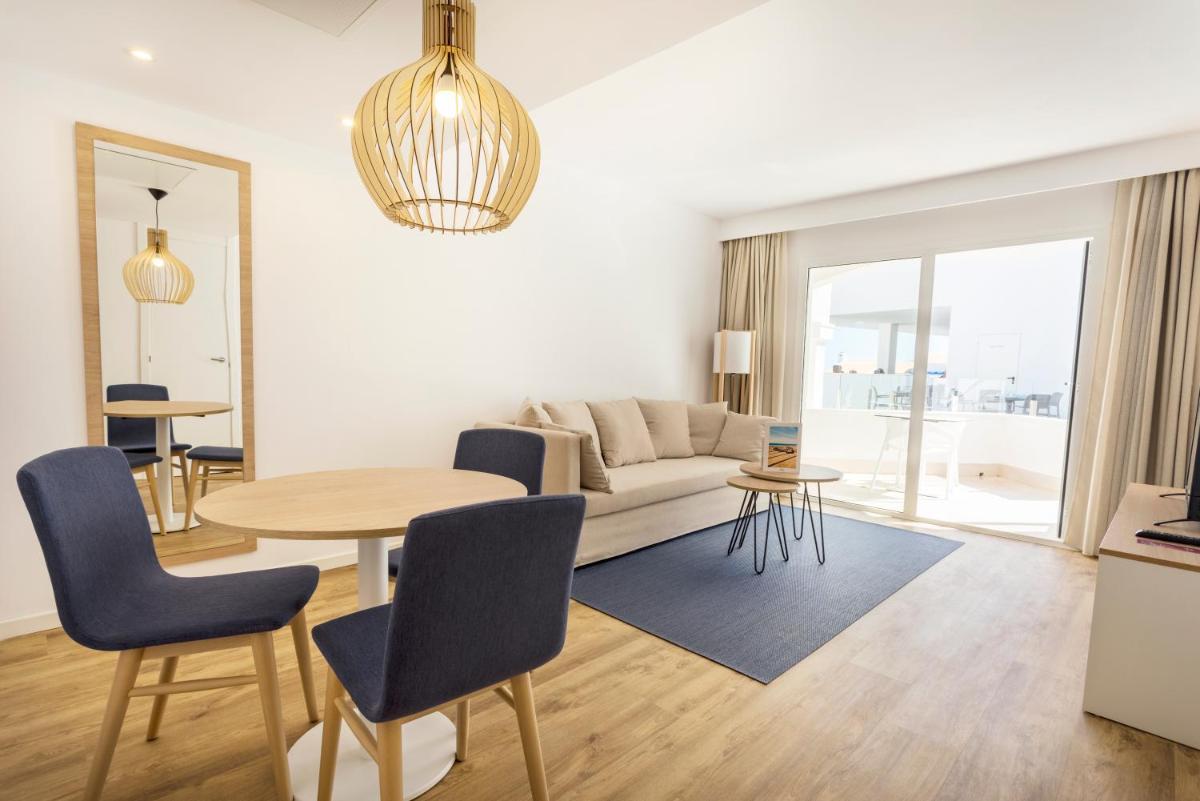 Zona de estar de Parque Nereida Suites Hotel
