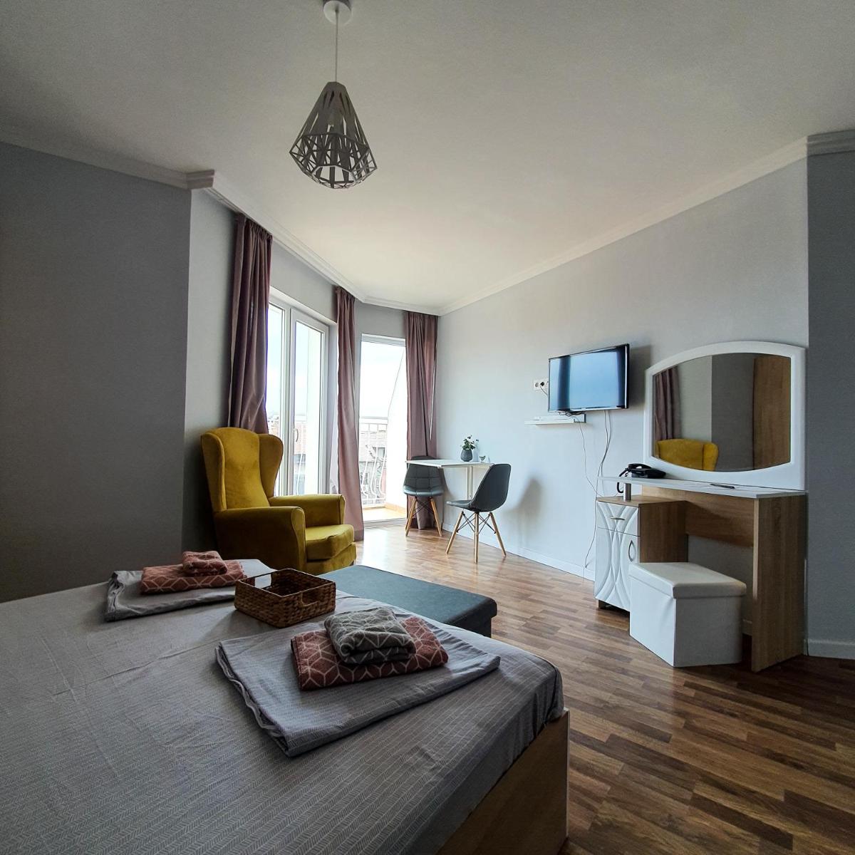 Студио High Rise - Housity