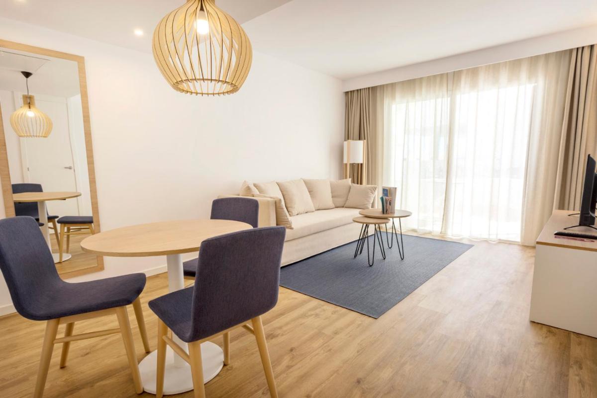 Zona de estar de Parque Nereida Suites Hotel