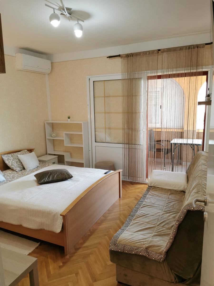 Apartment "Relaxing place" in Barbat with sea view - Housity
