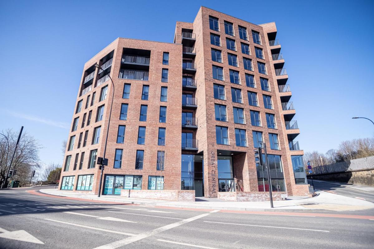 Great Central 2 Bed Apartments near City Centre Opulent Living Serviced Accommodation Sheffield - Housity