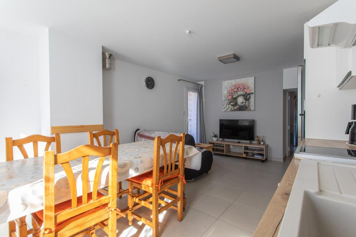 Le bélier 2nd étage avec balcon au centre ville d'Embrun - Housity