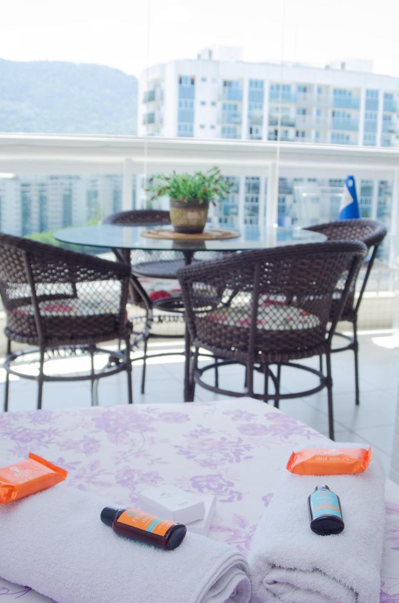 QUARTO EM CONDOMINIO DE LUXO NA BARRA DA TIJUCA - Housity