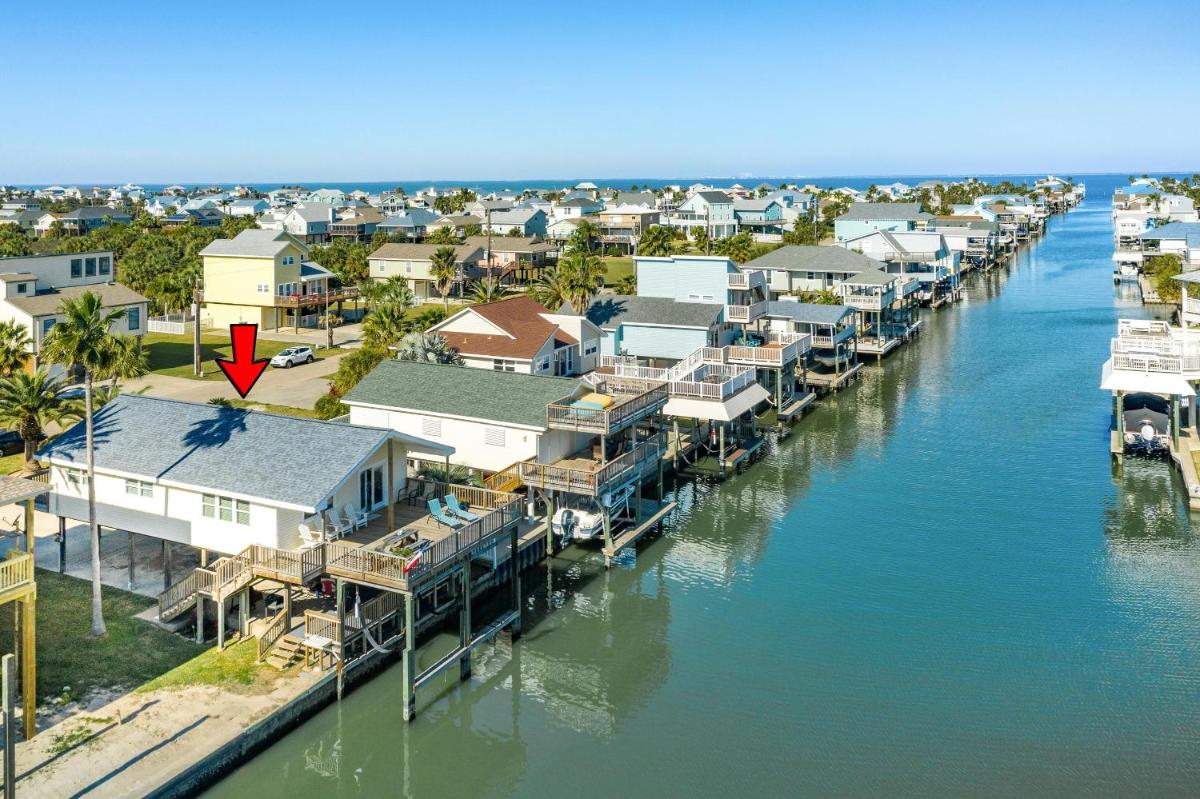 Sea Isle Splendor - Beautiful Wide Bay Water Canal Views - Outdoor Bar - Easy Walk to Beach! - Housity