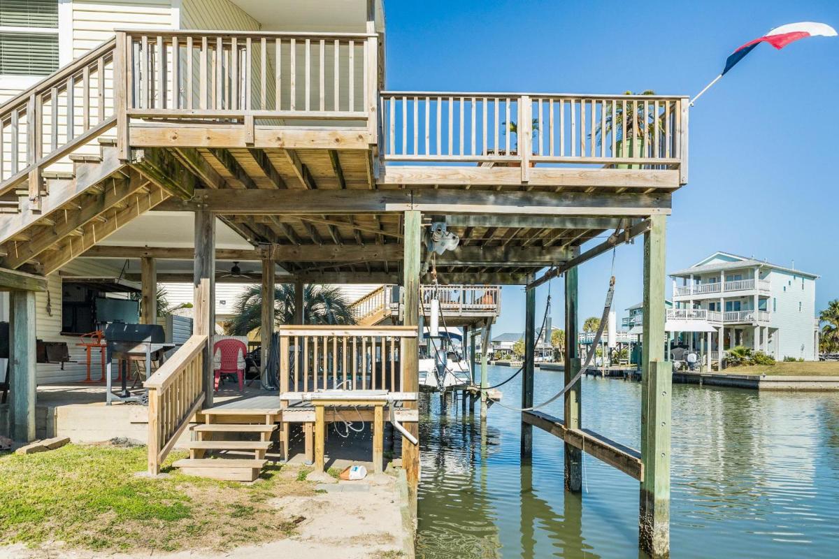 Sea Isle Splendor - Beautiful Wide Bay Water Canal Views - Outdoor Bar - Easy Walk to Beach! - Housity