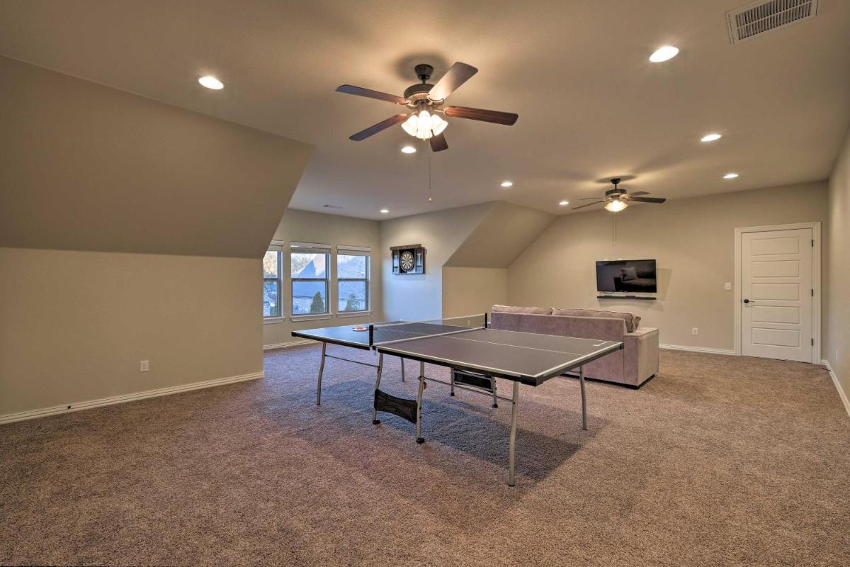 Large MTB Dream Home in Bentonville with Games! - Housity
