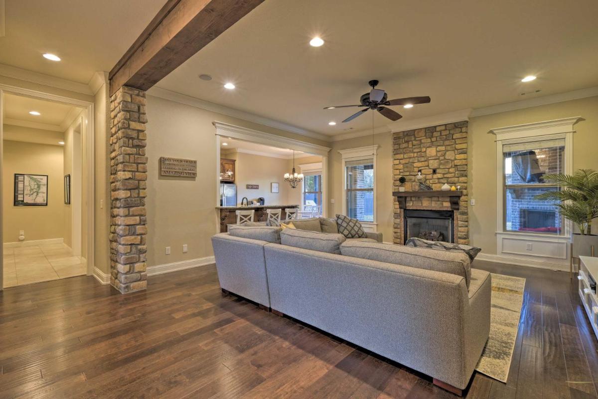 Large MTB Dream Home in Bentonville with Games! - Housity