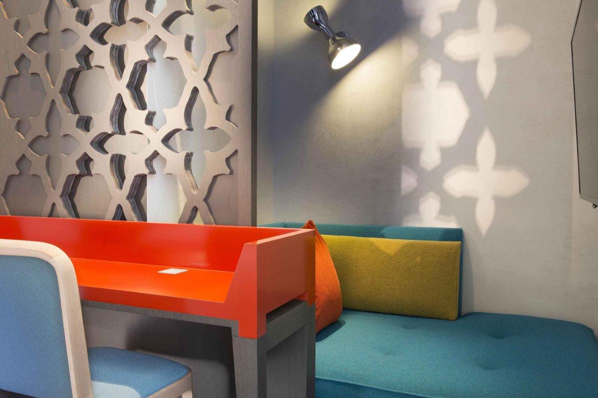 Coin salon dans l'établissement Hotel D - Strasbourg
