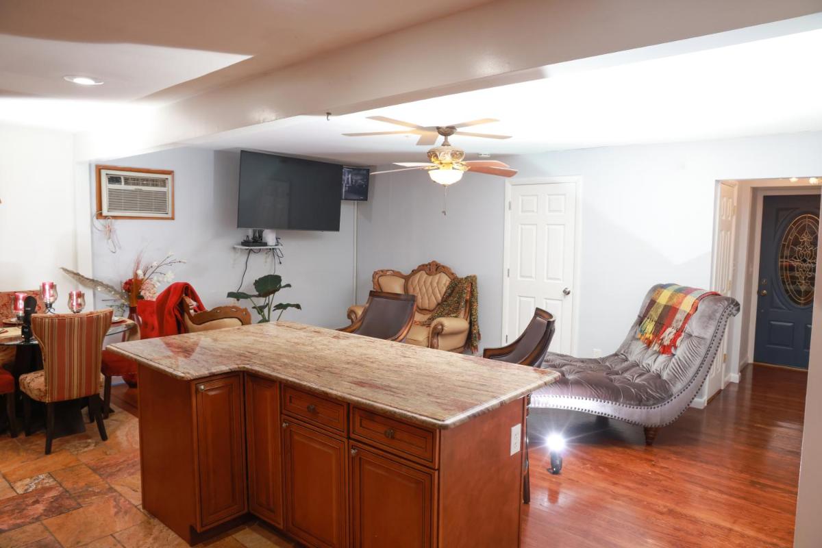 LUXURIOUS HOME AWAY FROM HOME - Housity