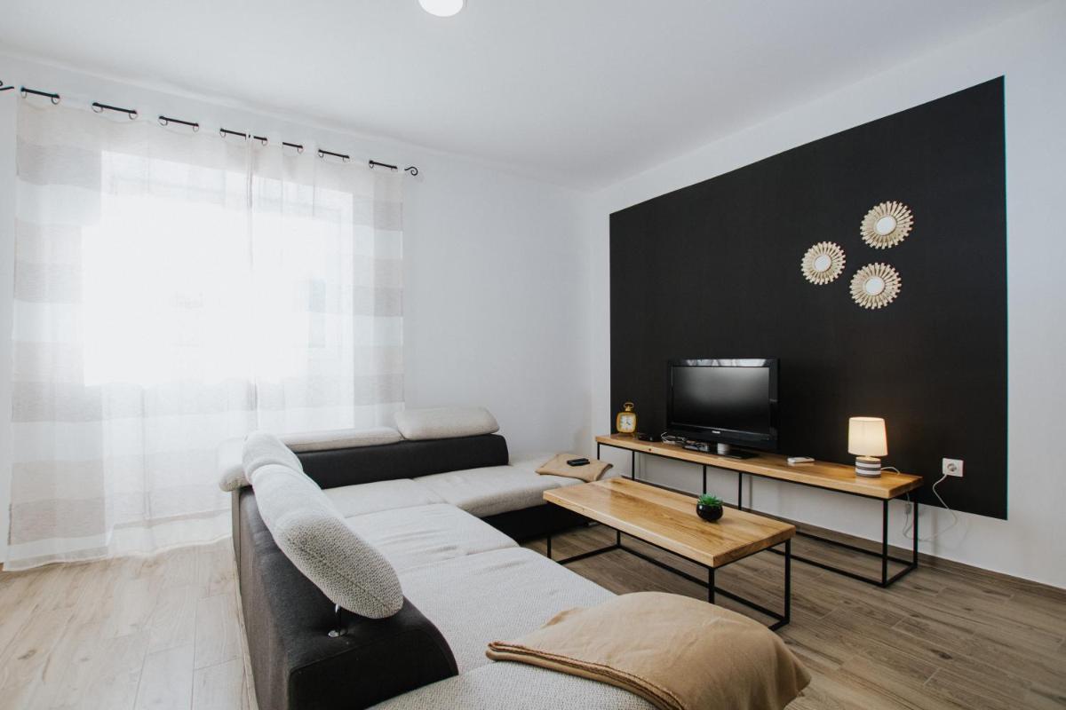 HOUSE MARIJA DRVENIK MALI - Housity