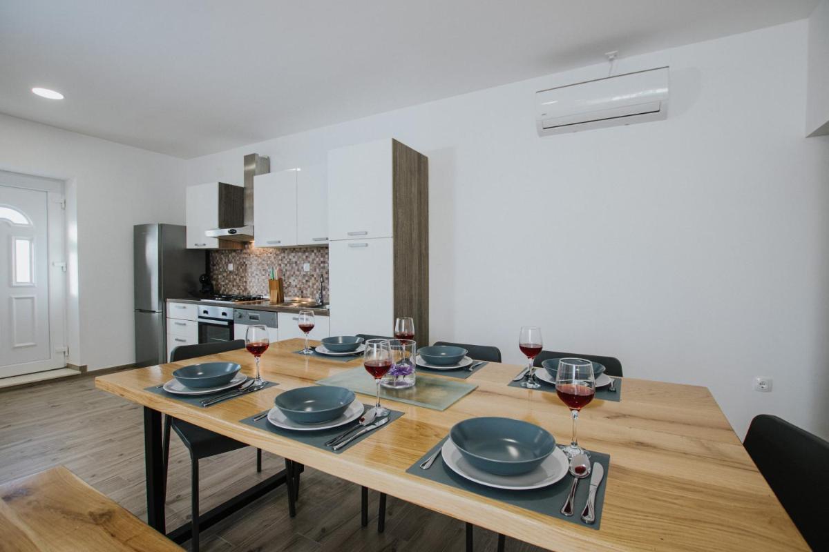 HOUSE MARIJA DRVENIK MALI - Housity