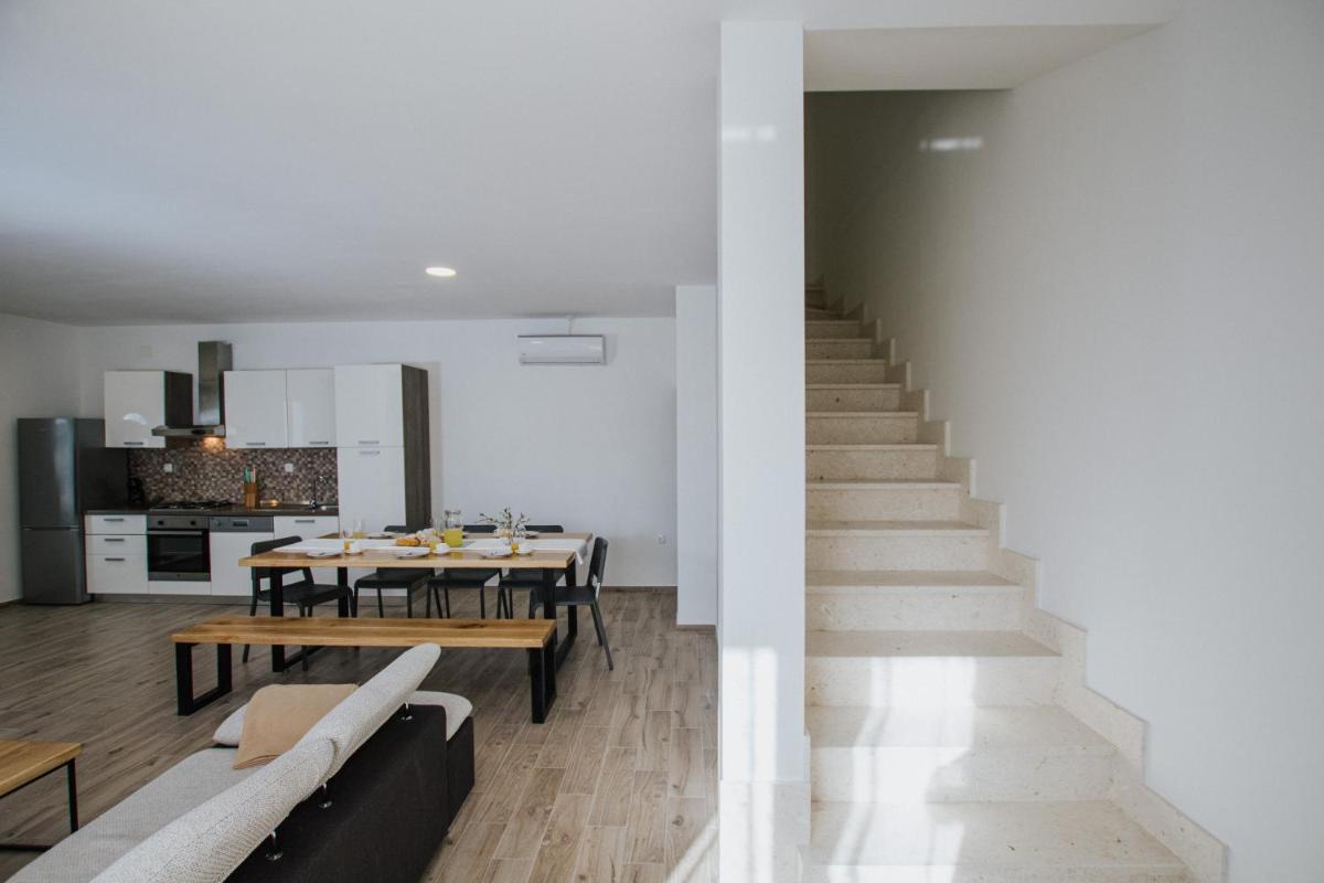 HOUSE MARIJA DRVENIK MALI - Housity