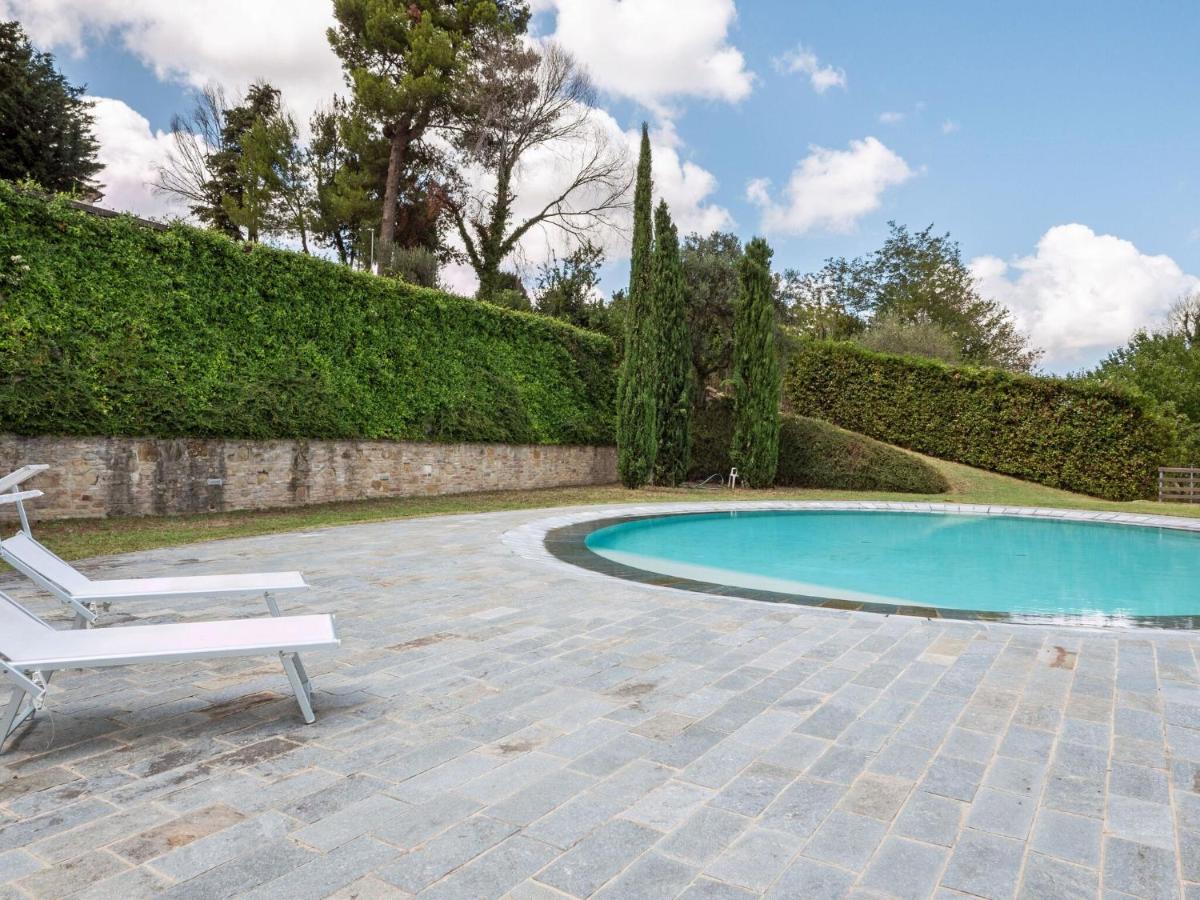 Apartment in Mombaroccio with Sea Views - Housity