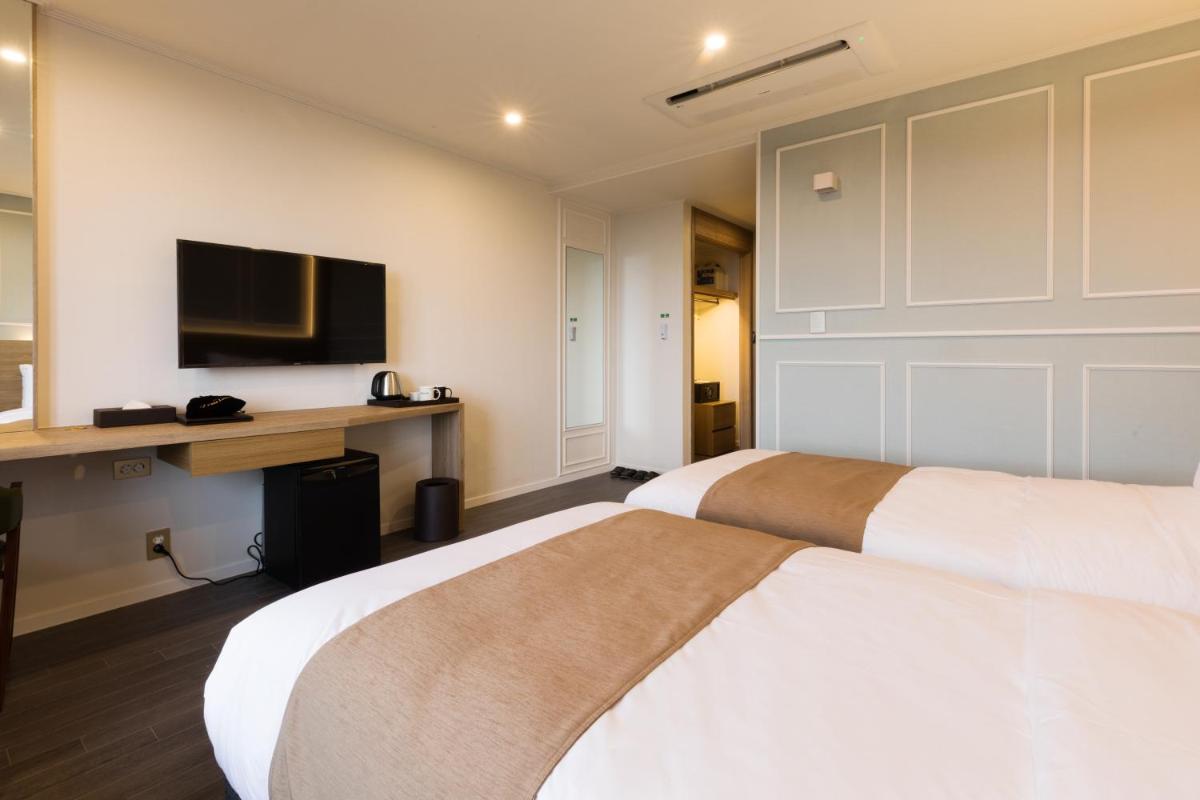 Casaloma Hotel - Housity