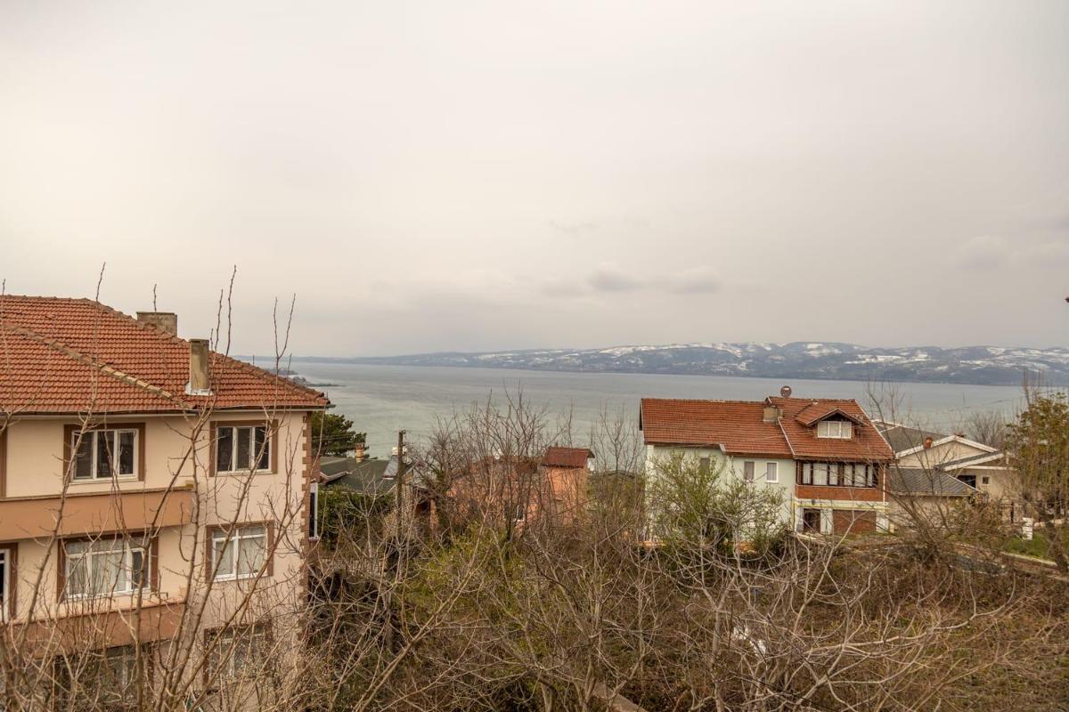 Spacious Duplex Apartment near Sapanca Lake with Calming View - Housity