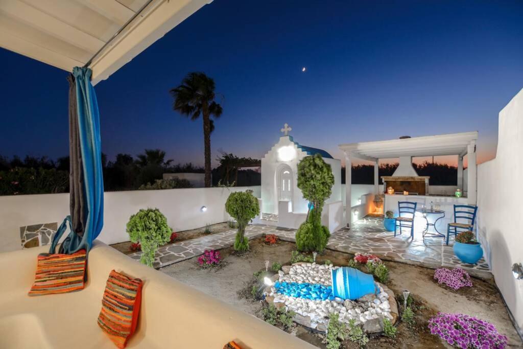 Villa Musicians - Housity