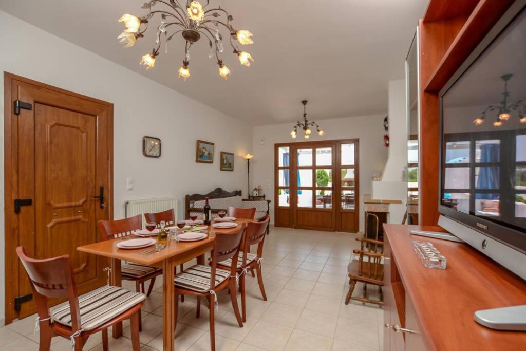 Villa Musicians - Housity