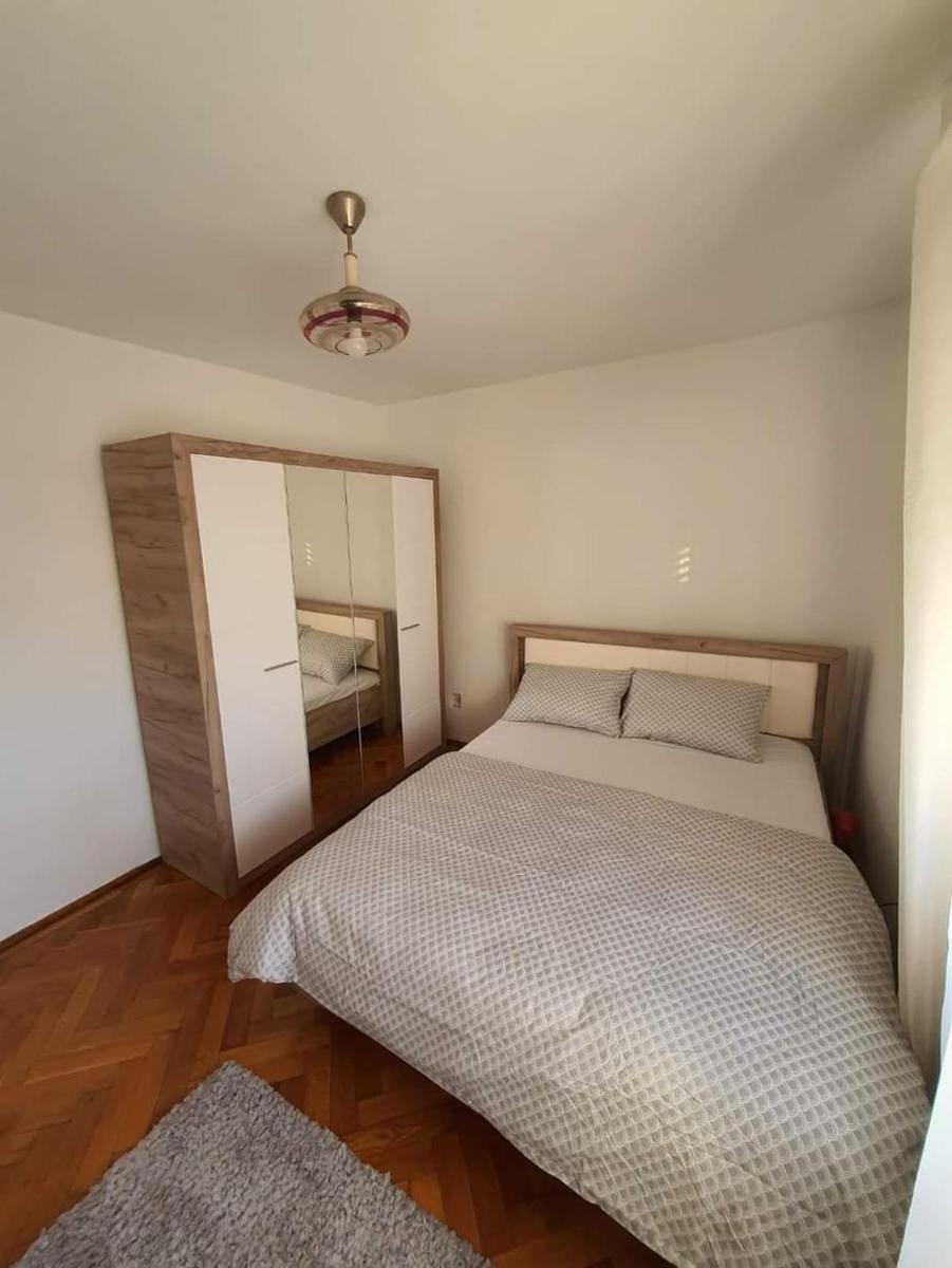 Piata Victoriei 2 Room Apartment - Housity