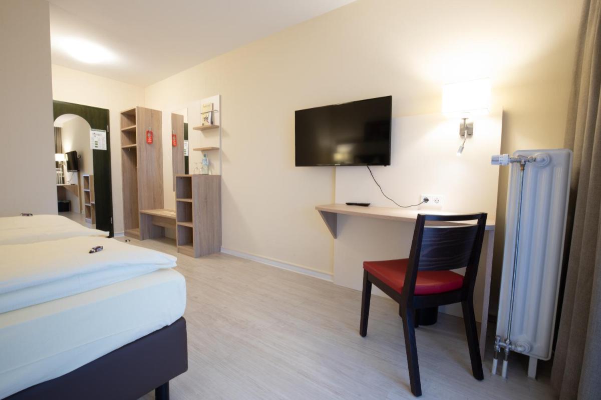Montana Landhotel Gummersbach-Nord - Housity