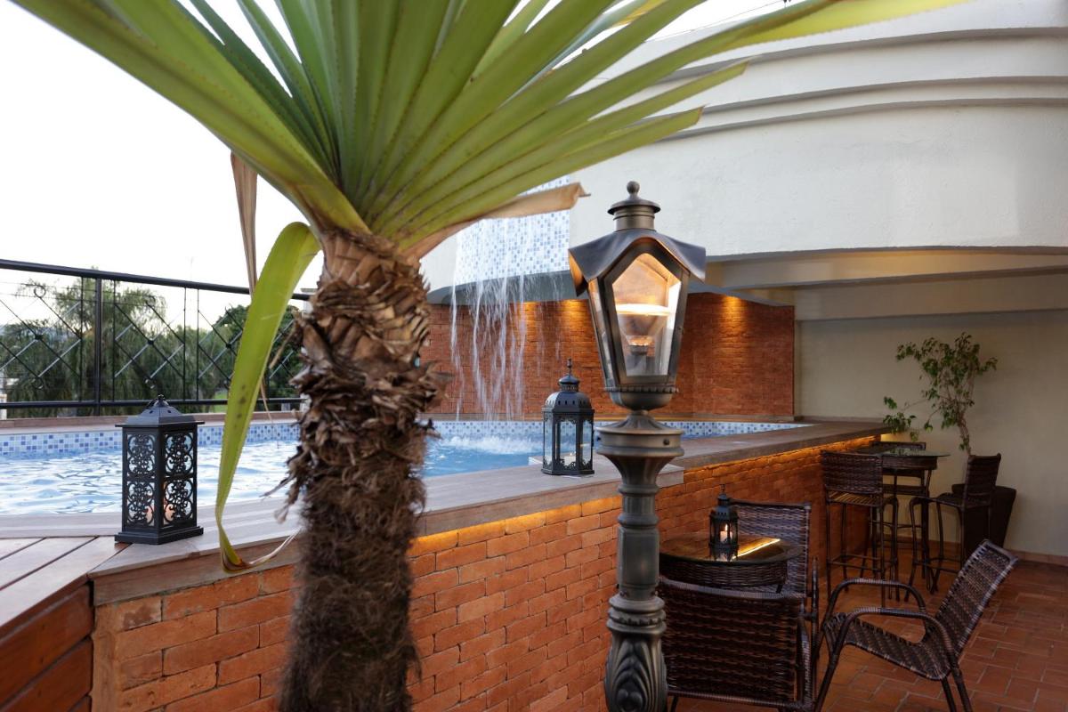 Suitetrails - Oasis Plaza Hotel