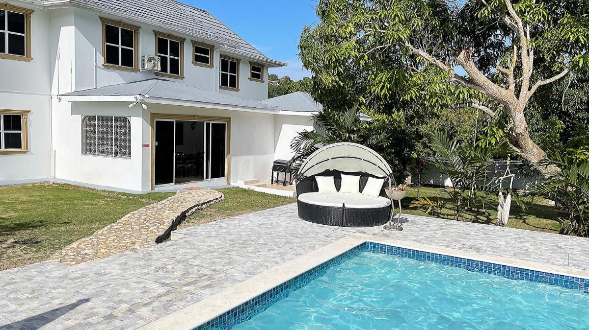 Attalia Villa - Housity