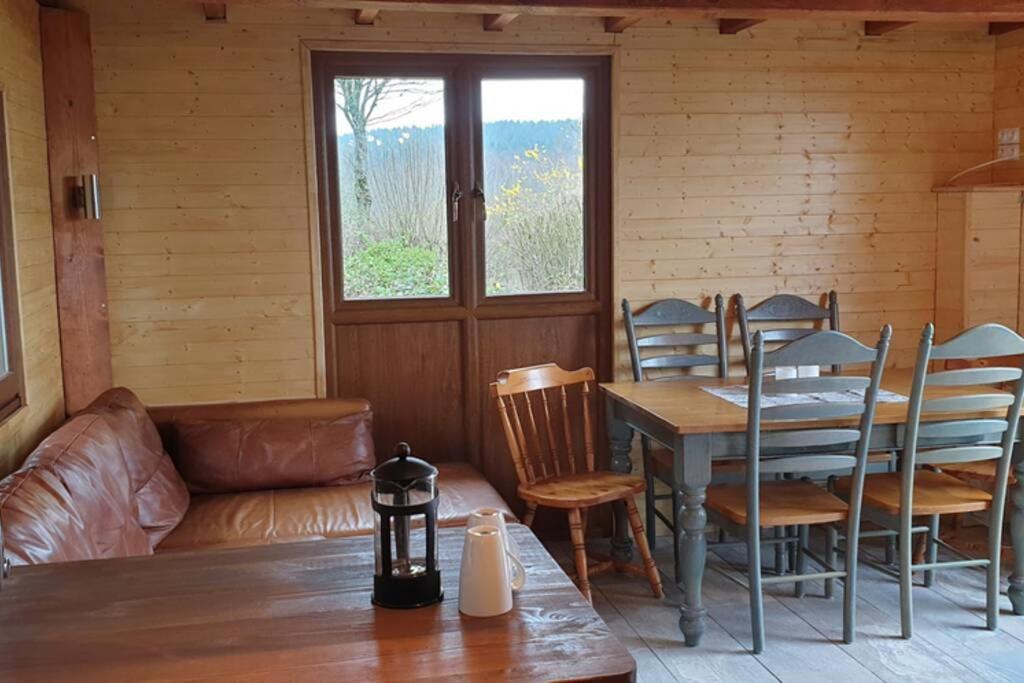3 Bedroom Lodge over looking Lake Dathee & Golf Course - Housity