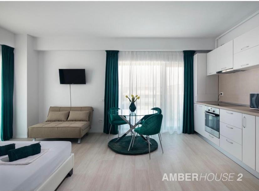 Amber House 2 Mamaia Nord - Housity