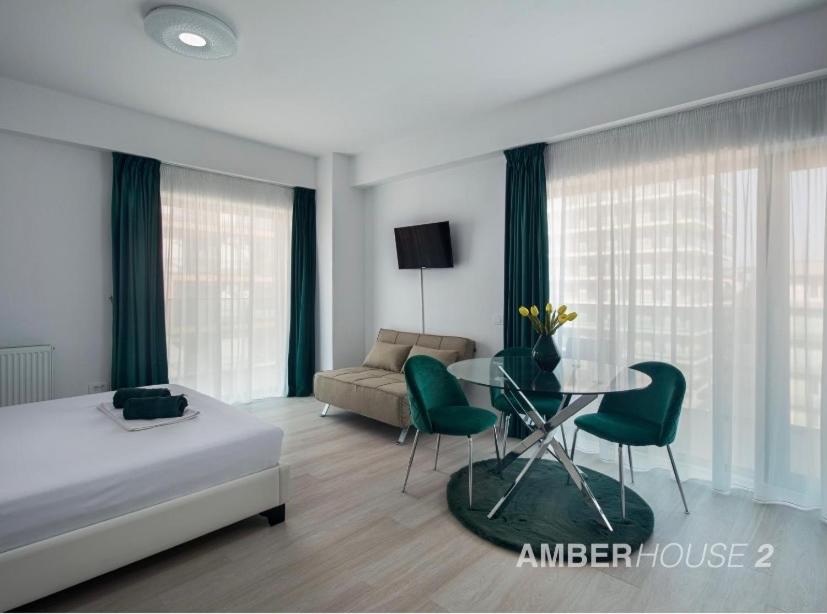 Amber House 2 Mamaia Nord - Housity