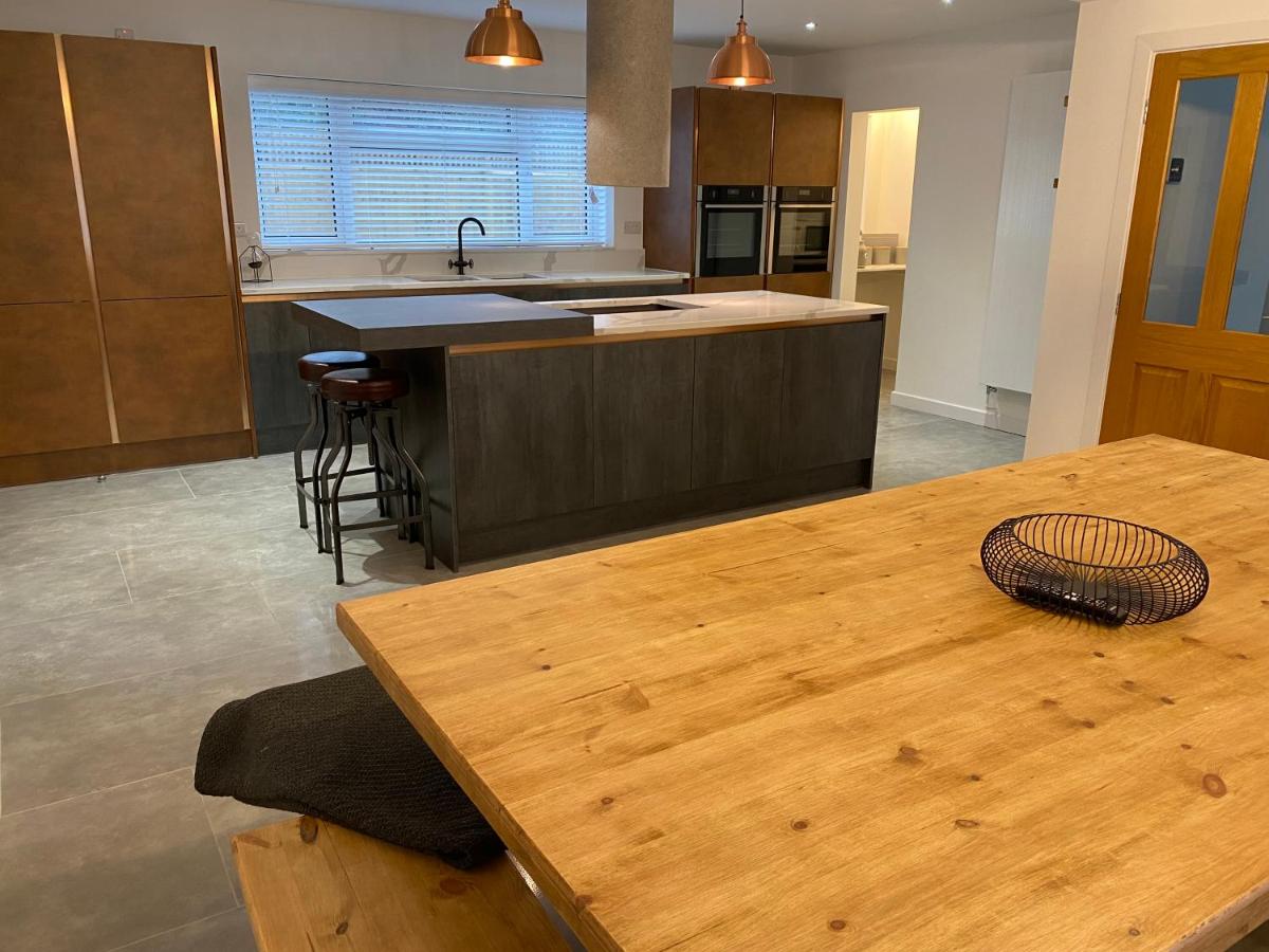 Rhos Walia,near Snowdonia,Hot tub - Housity