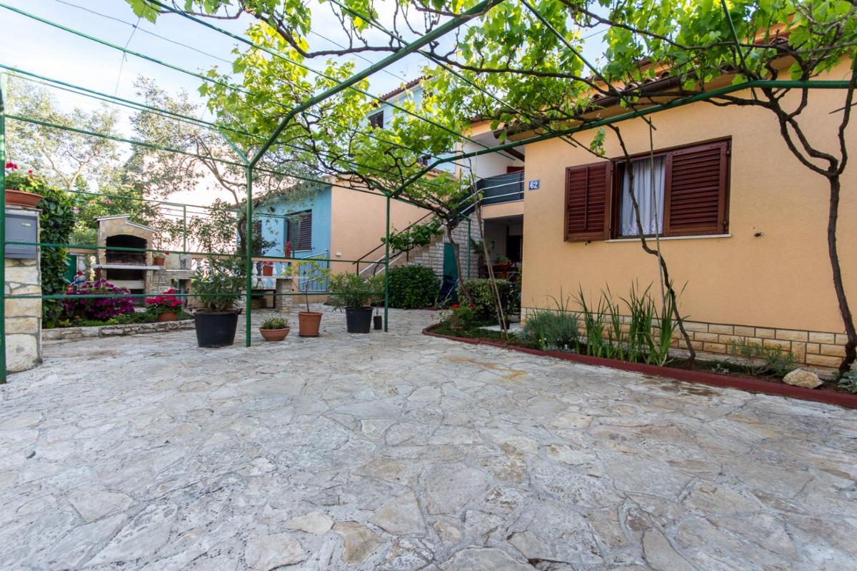 Apartmenthaus Mira Eldic - Housity