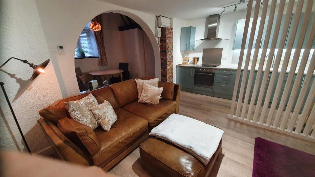 Chambers Apartment @ The Old Magistrates - Housity