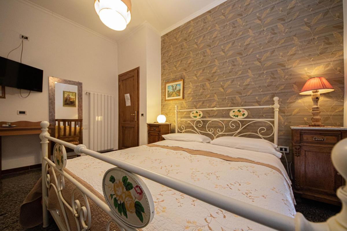 Next Stop 28 - Housity