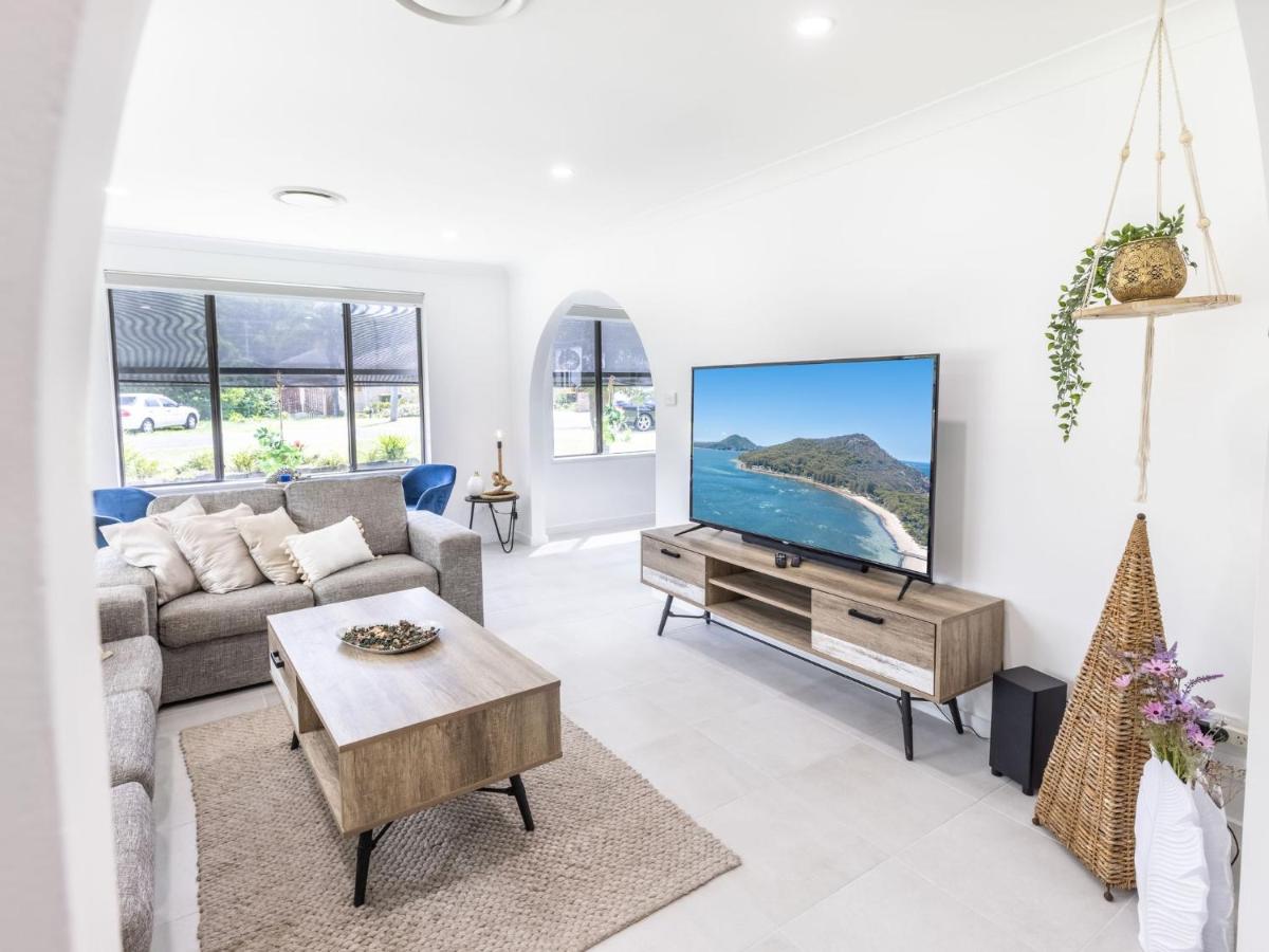 Le Maison stunning house with ducted air WI FI and Linen provided - Housity