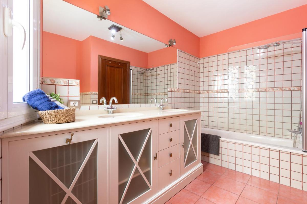Villa Syrah - Housity
