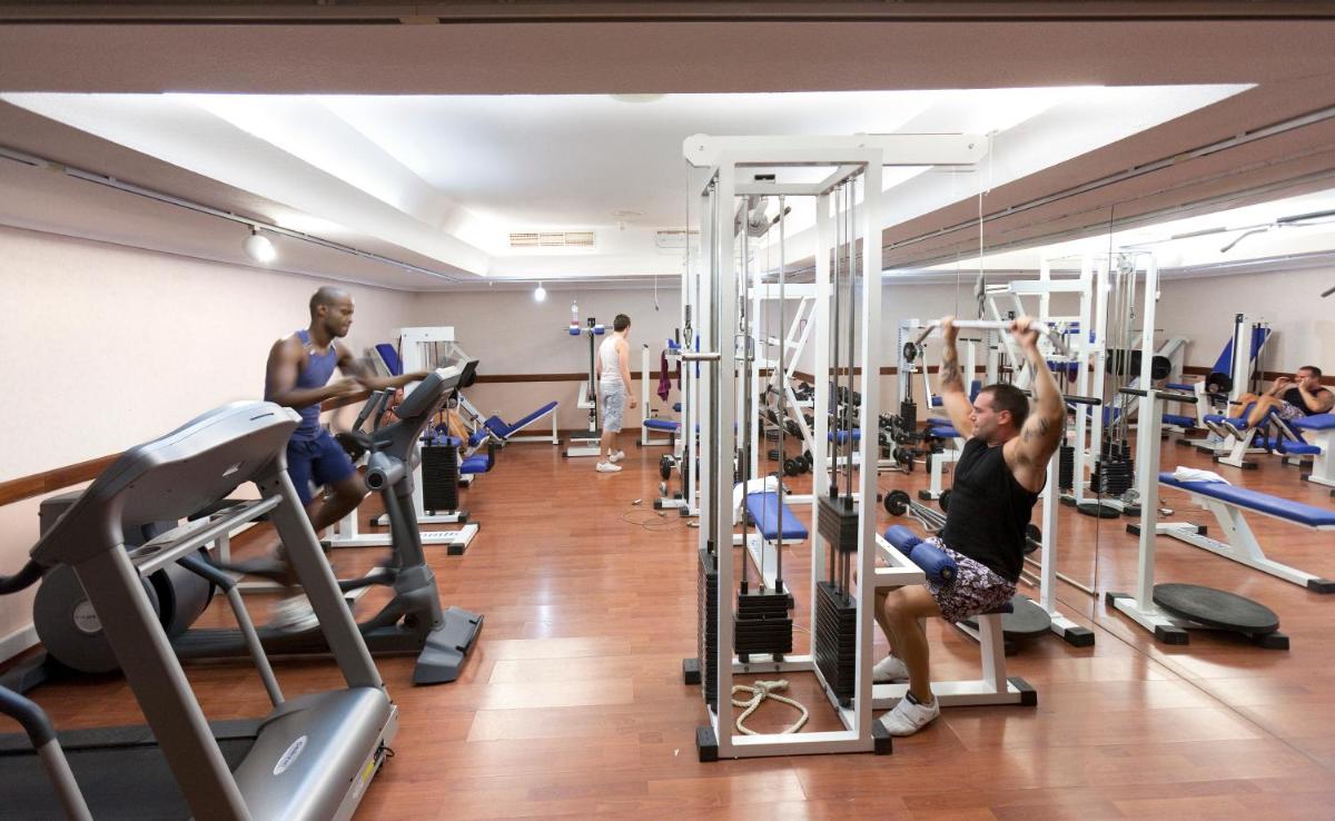 Gimnasio o instalaciones de fitness de Paradise Park Fun Lifestyle Hotel