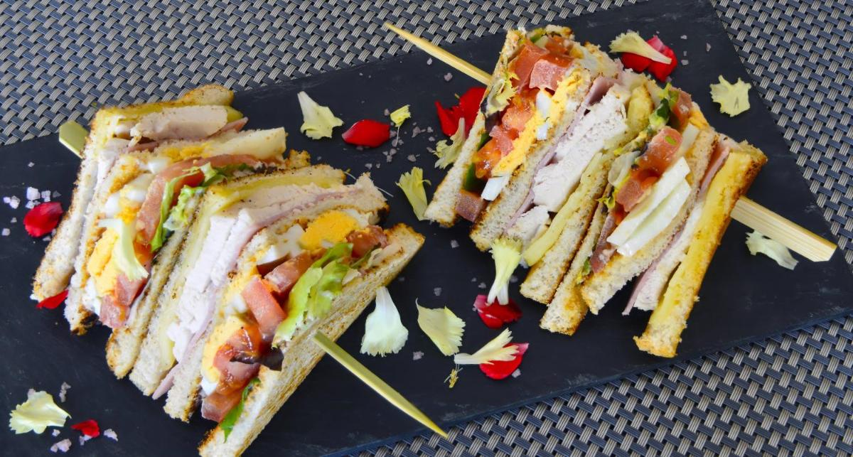 Comida en o cerca de este hotel
