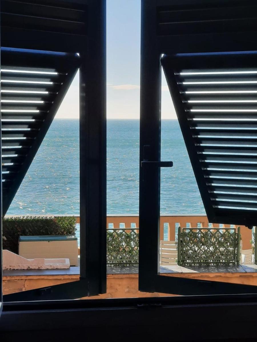 Romantic Sea View Flat in Genova - Housity