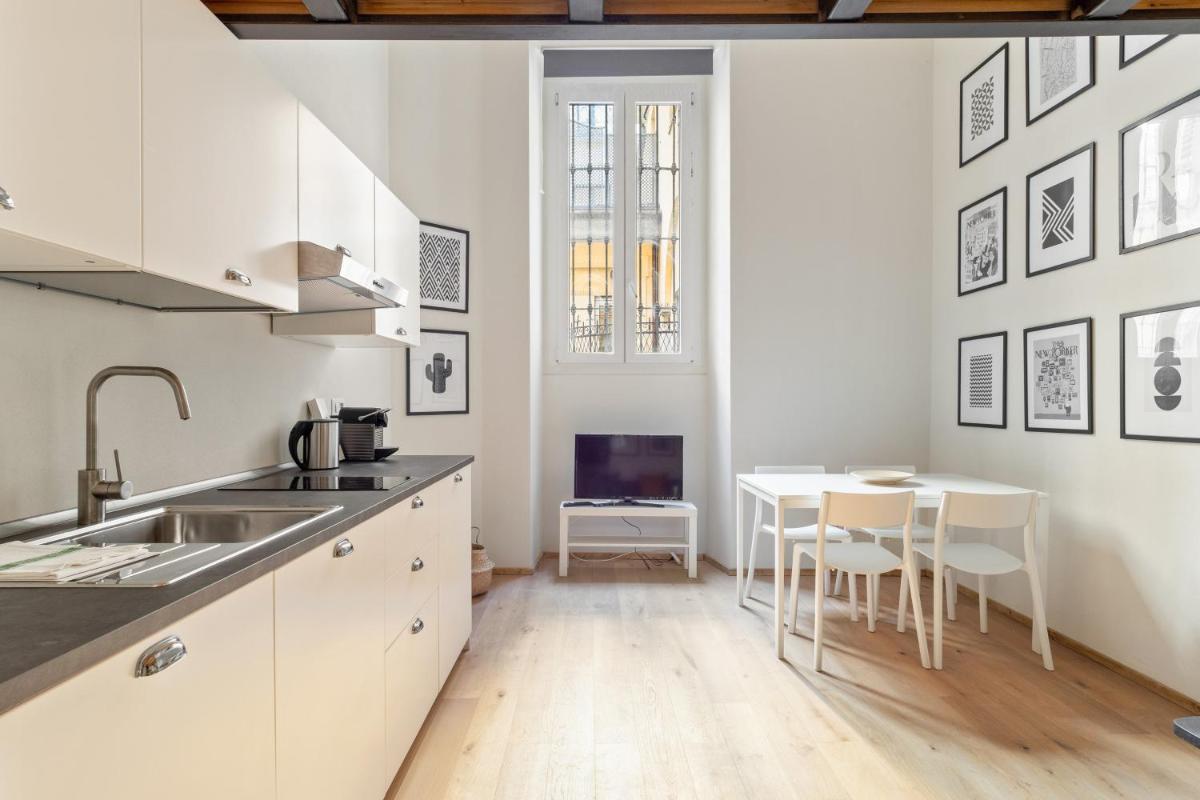 Porta Venezia Modern Loft - The Green Door - Housity