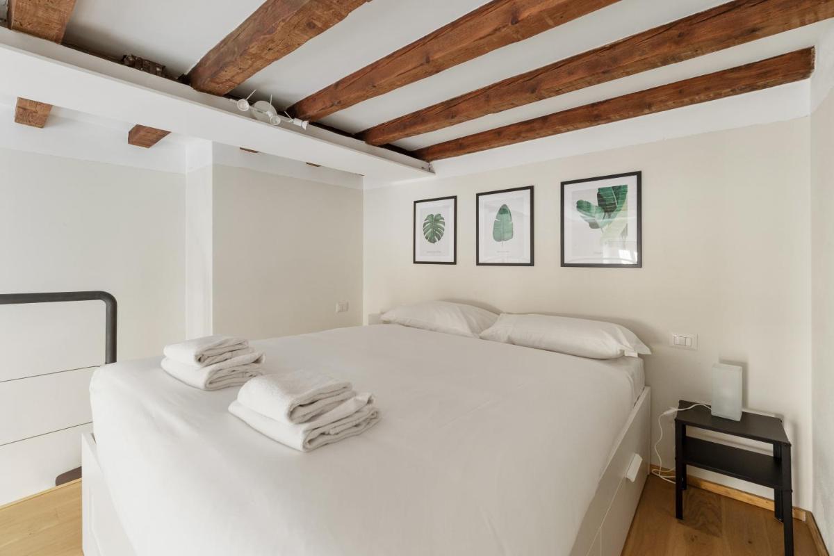 Porta Venezia Modern Loft - The Green Door - Housity
