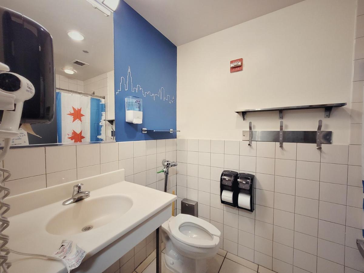 HI Chicago Apartments - Housity