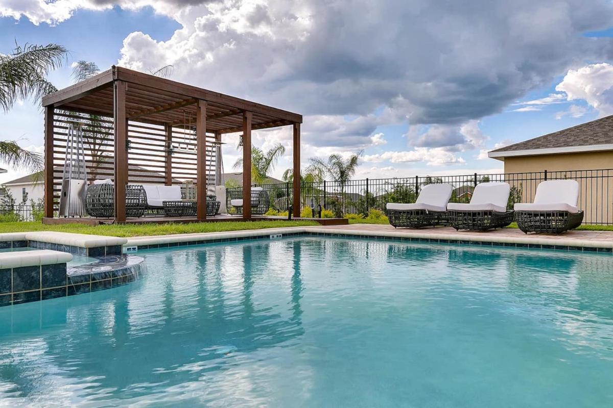 Stunning House with Pool, Gazebo and Movie Theater at Encore Resort 7644 - Housity