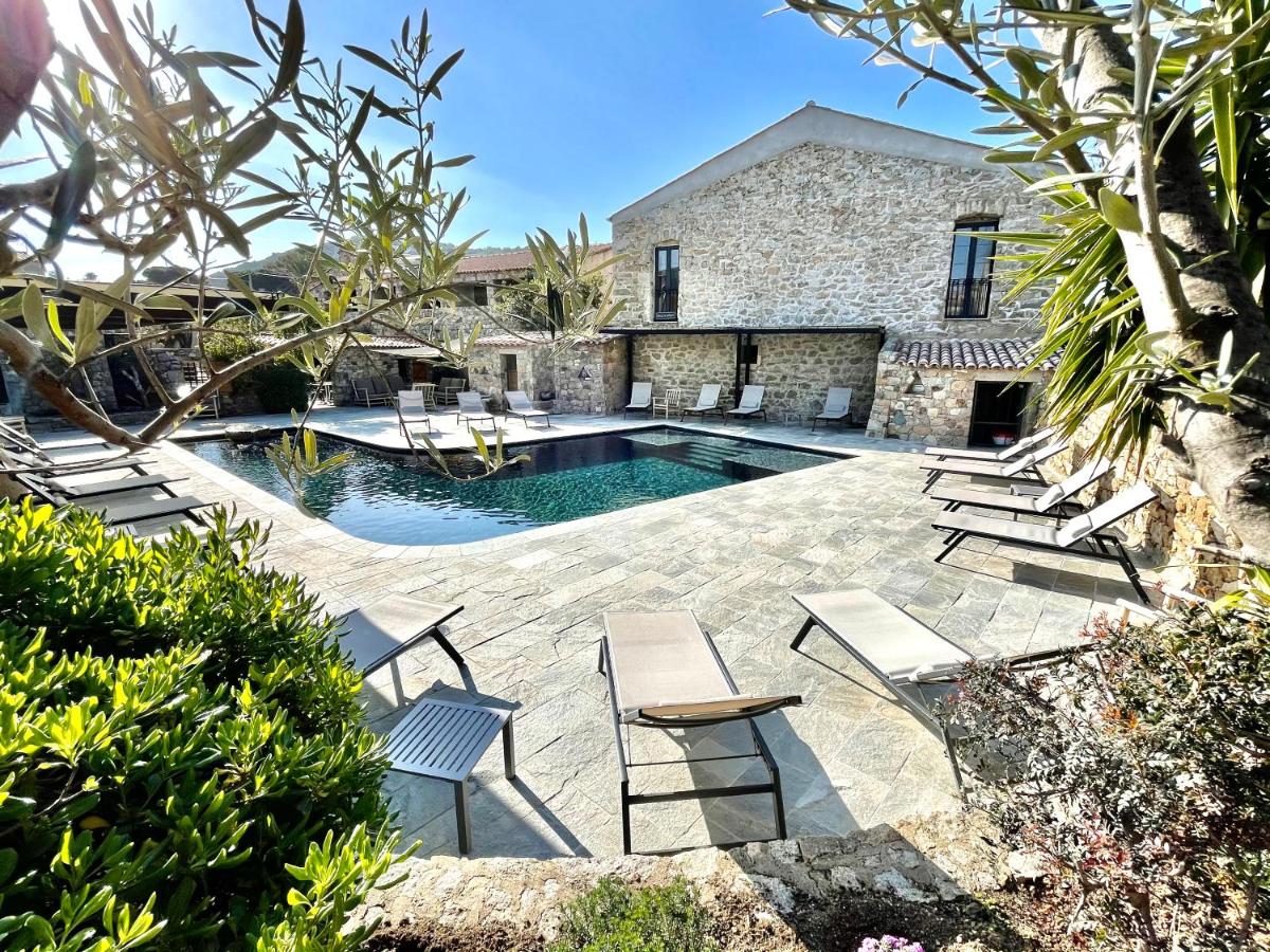 Piscine de l'établissement Hôtel Casa Rossa & Spa ou située à proximité